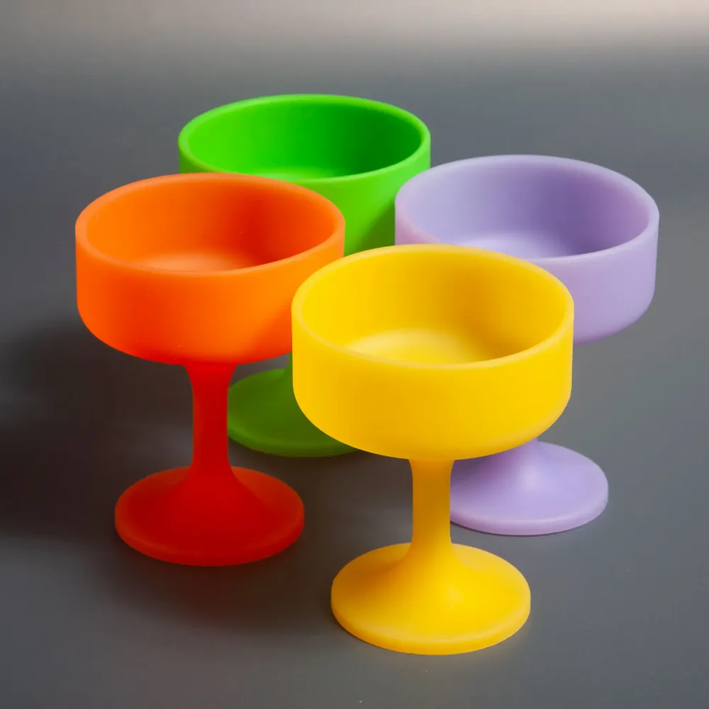 Piscines extérieures - MECC - coupes à cocktail incassables en silicone - PORTER GREEN