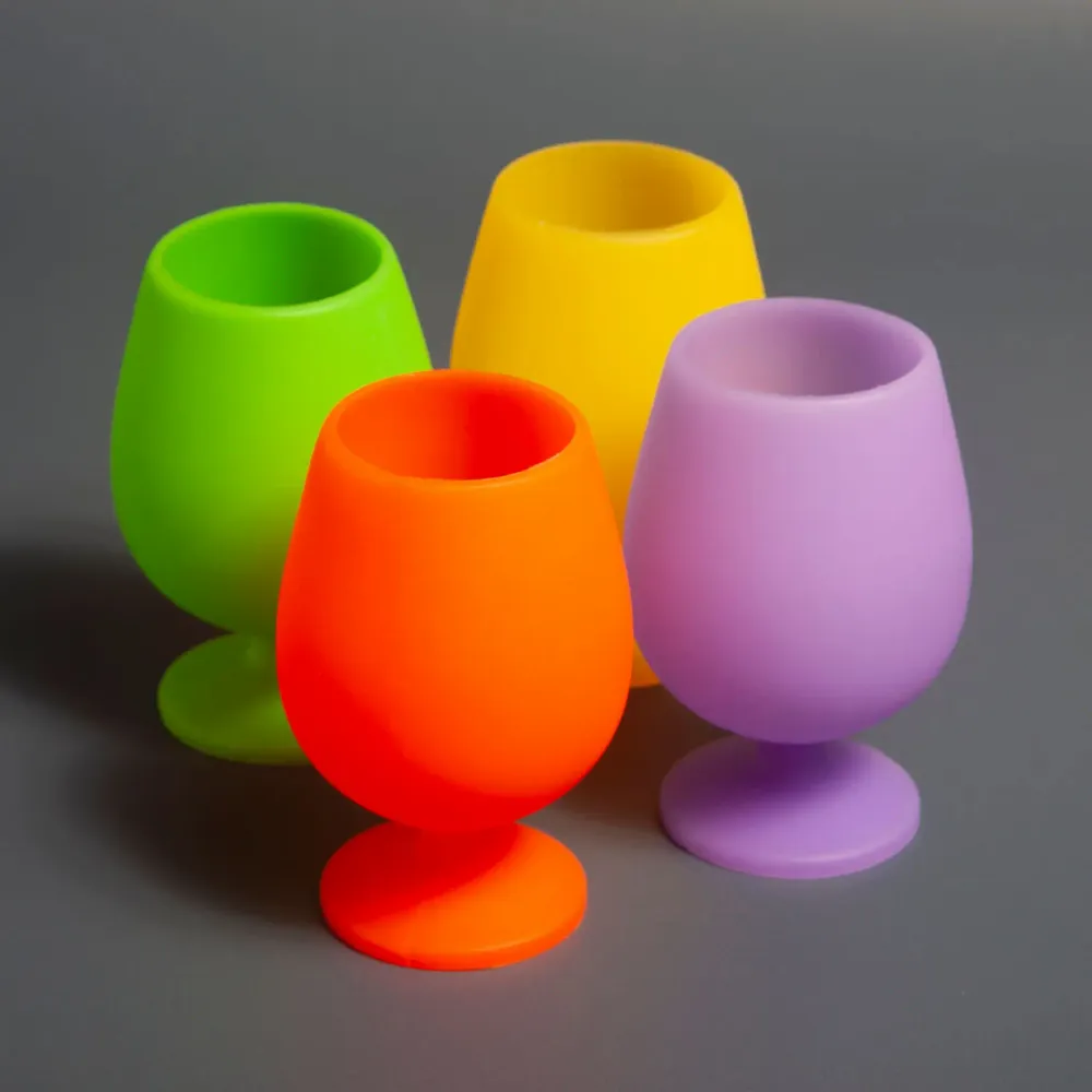 Outdoor pools - STEMM - silicone unbreakable wine glasses - PORTER GREEN