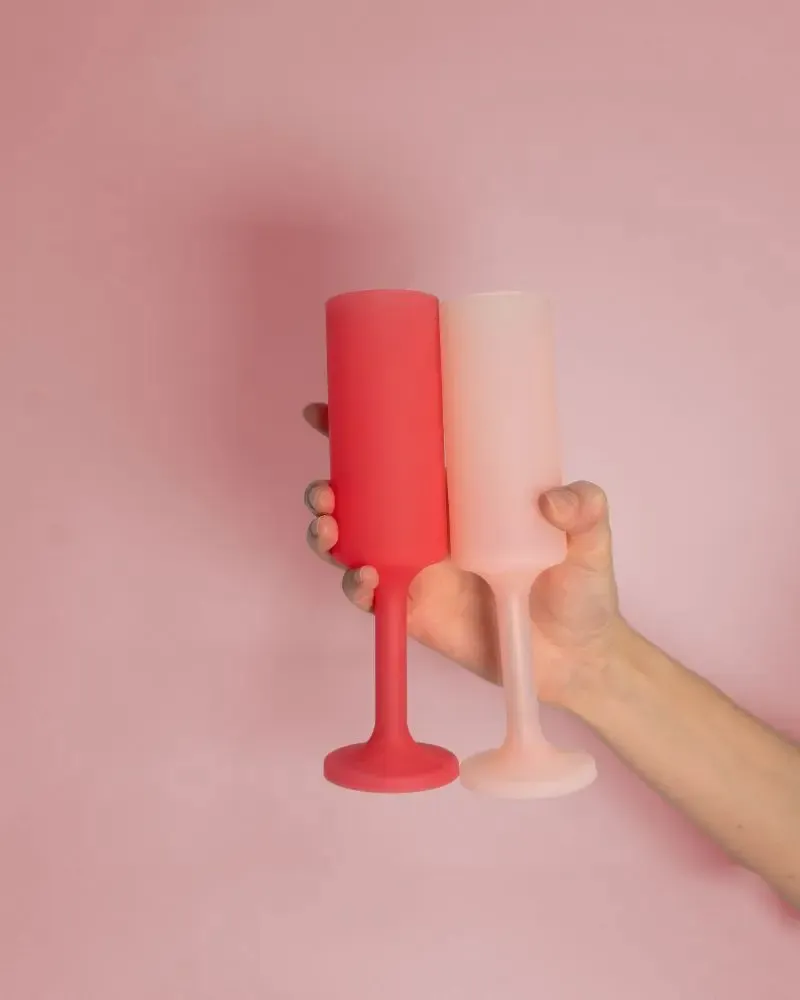 Outdoor pools - SEFF - unbreakable silicone champagne flutes - PORTER GREEN