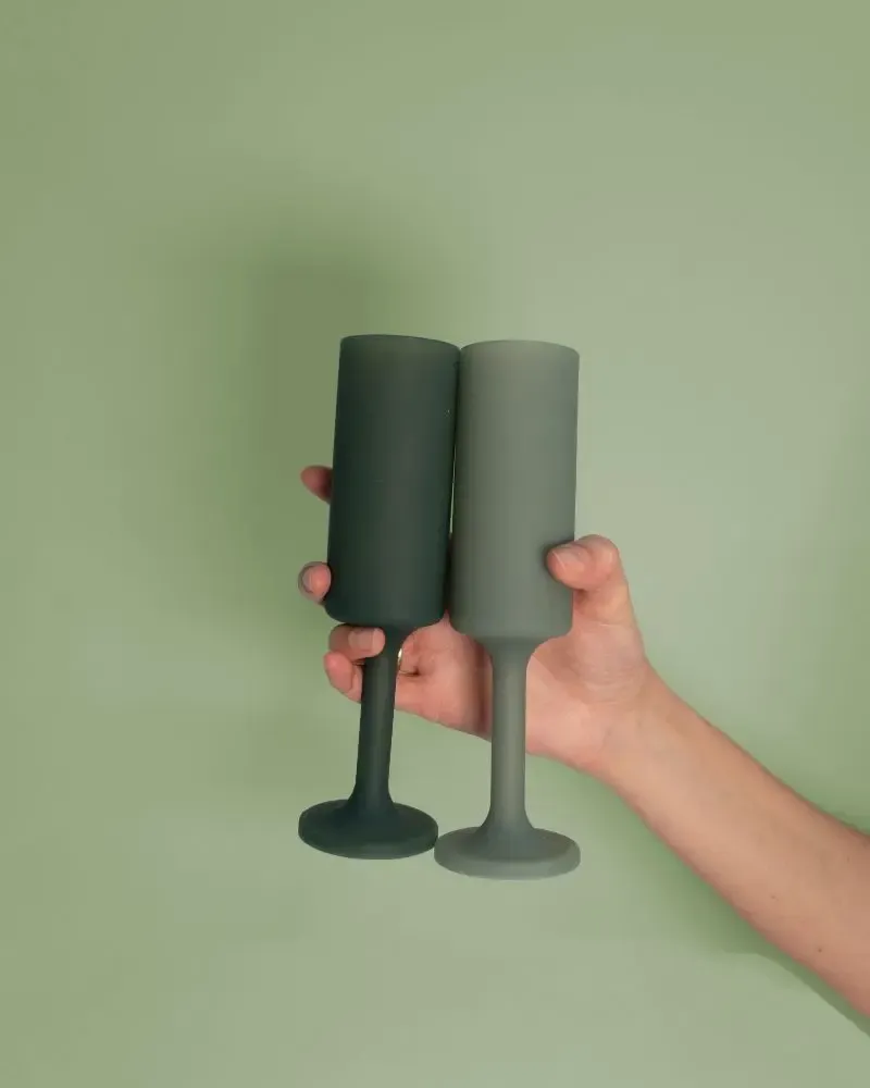 Outdoor pools - SEFF - unbreakable silicone champagne flutes - PORTER GREEN