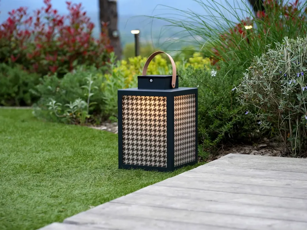 Moveable lighting - Couture solar lantern - LYX LUMINAIRES