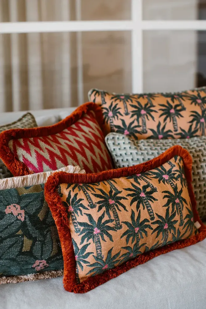 Tissus pour extérieurs - Coussin Laura Mousse & Caramel - PALAIS SUSTAINABLE LUXURY