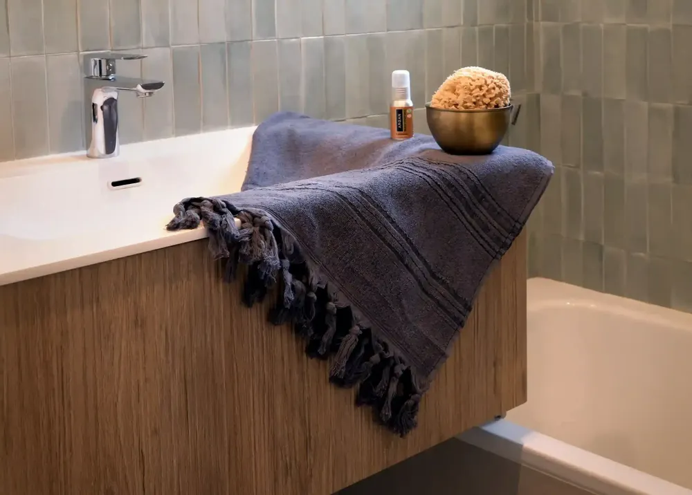 Serviettes de bain - FOUTA EN COTON BIOLOGIQUE - COLLECTION DOLCE - COULEUR ONYX - KARAWAN AUTHENTIC