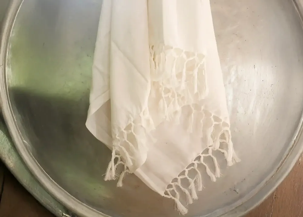 Serviettes de bain - FOUTA EN COTON BIOLOGIQUE - couleur BLANC - KARAWAN AUTHENTIC