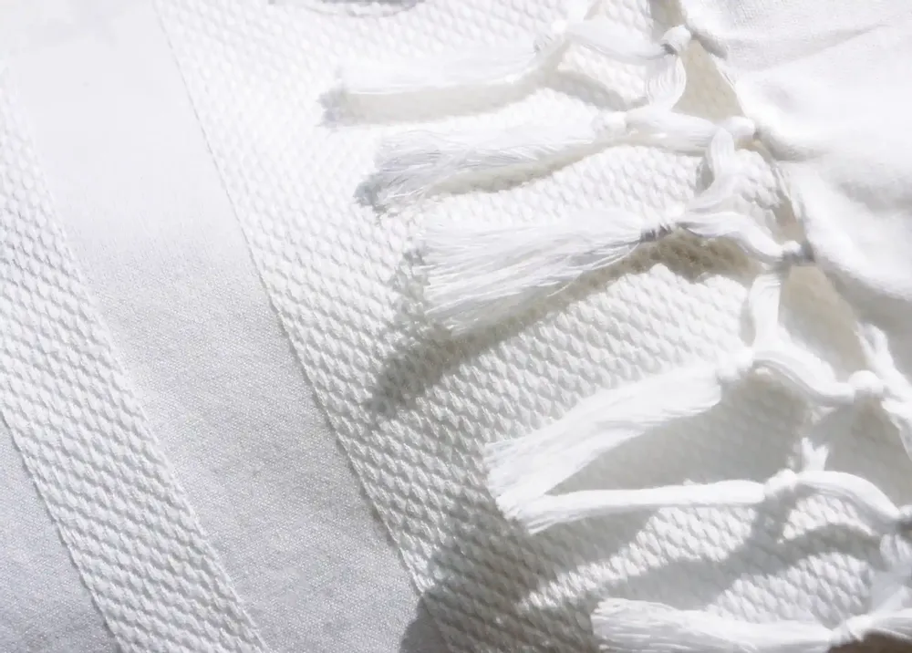 Serviettes de bain - FOUTA EN COTON BIOLOGIQUE - couleur BLANC - KARAWAN AUTHENTIC