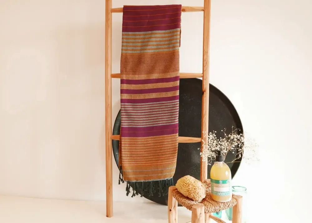 Bath towels - WOVEN ORGANIC COTTON TOWEL - EBENE - ARABESK color - KARAWAN AUTHENTIC