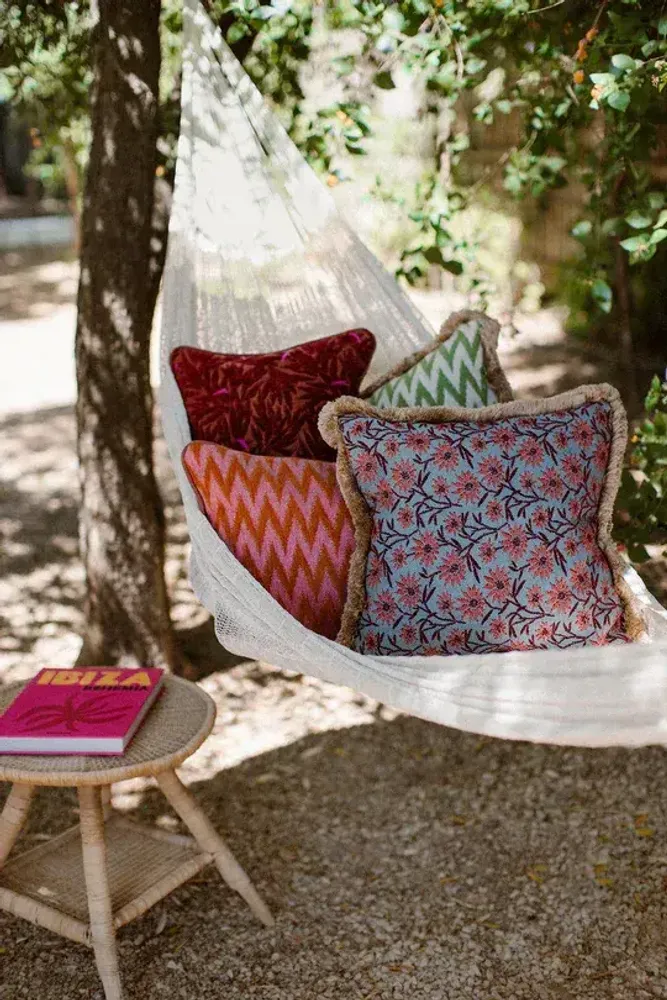 Tissus pour extérieurs - Coussin Yoko Bordeaux & Épices - PALAIS SUSTAINABLE LUXURY