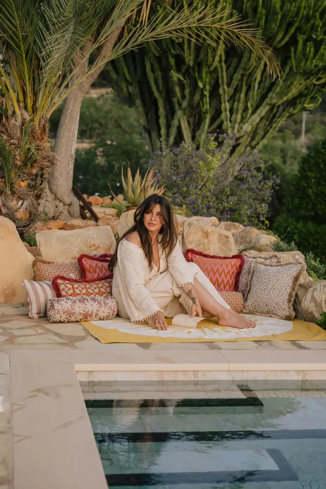 Tissus pour extérieurs - Coussin Réversible Laura Rose & Écru x Maya Rose & Écru - PALAIS SUSTAINABLE LUXURY