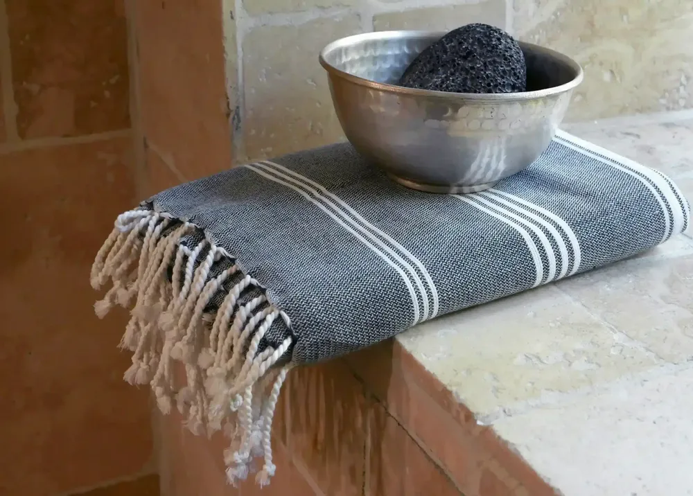 Bath towels - ORGANIC COTTON FOUTA - HAMMAM Collection - Color WHITE & ANTHRACITE - KARAWAN AUTHENTIC