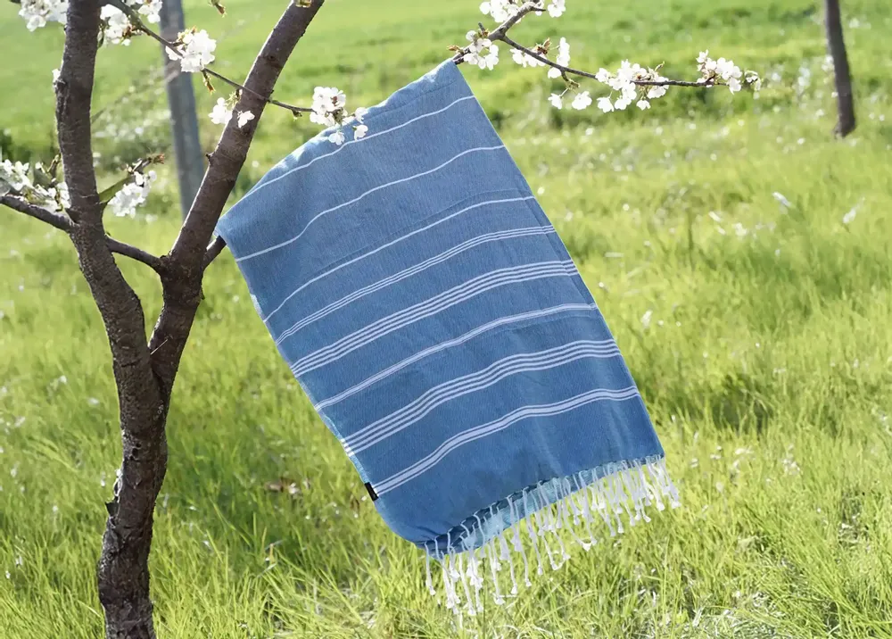 Bath towels - ORGANIC COTTON FOUTA - HAMMAM Collection - Color WHITE & OCEAN - KARAWAN AUTHENTIC