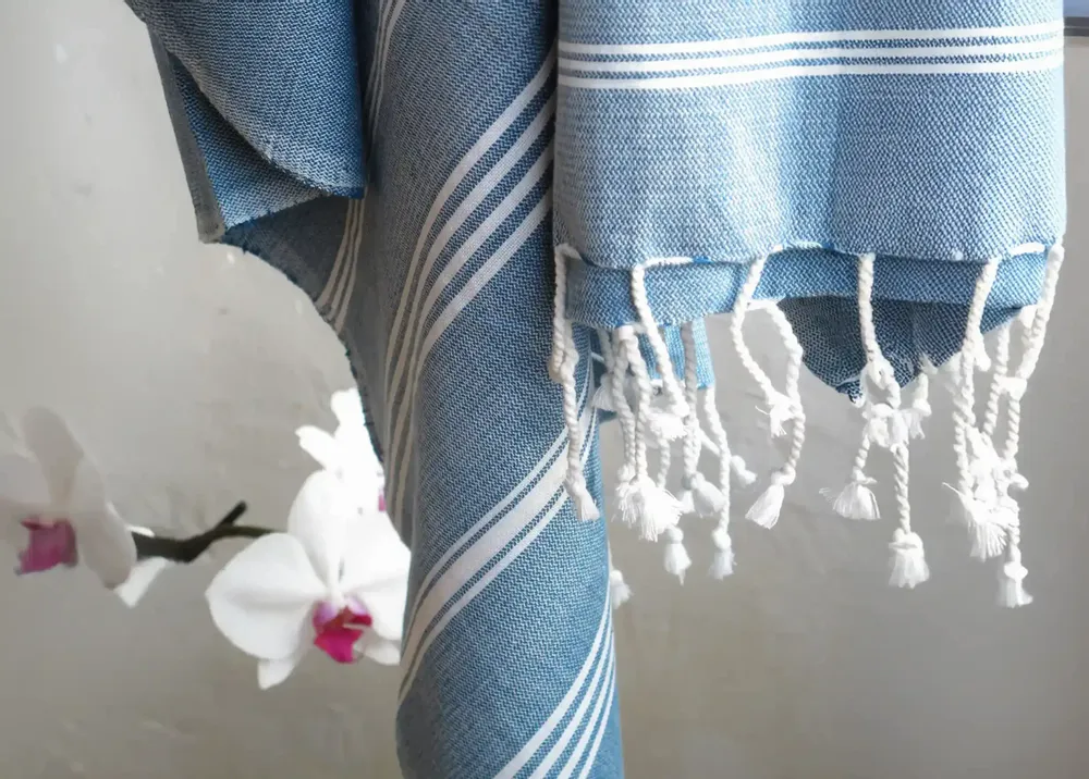Bath towels - ORGANIC COTTON FOUTA - HAMMAM Collection - Color WHITE & OCEAN - KARAWAN AUTHENTIC