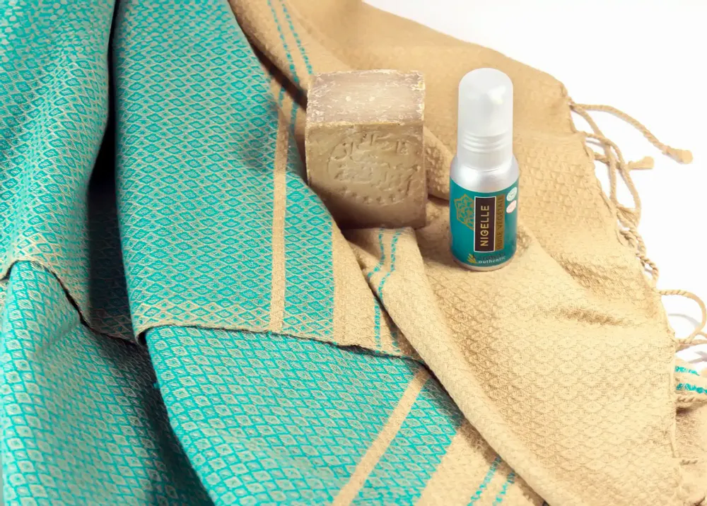 Serviettes de bain - FOUTA EN COTON BIOLOGIQUE - Collection SAND- Couleur SABLE & BLEU ALIZE - KARAWAN AUTHENTIC