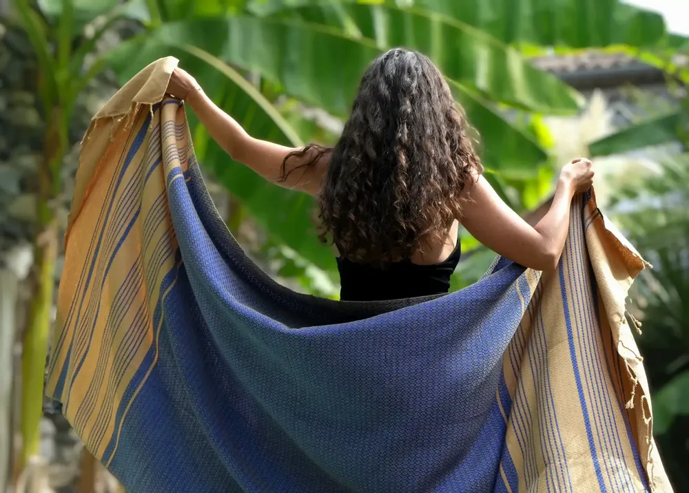 Serviettes de bain - FOUTA EN COTON BIOLOGIQUE - Collection SAND- Couleur SABLE & BLEU IMPERIAL - KARAWAN AUTHENTIC