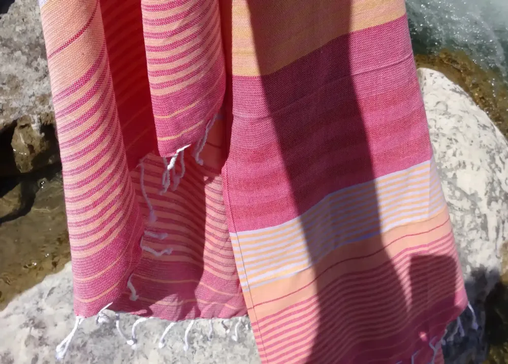 Serviettes de bain - FOUTA EN COTON BIOLOGIQUE - Collection SUD - Couleur AZALEE - KARAWAN AUTHENTIC