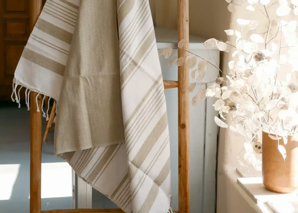 Bath towels - ORGANIC COTTON TOWEL - WHITE SAND Collection - Color WHITE & GINGER - KARAWAN AUTHENTIC