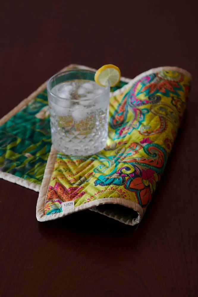 Dessous de plat - Des sets de table recyclés pour la décoration de la table à manger à l - I WAS A SARI
