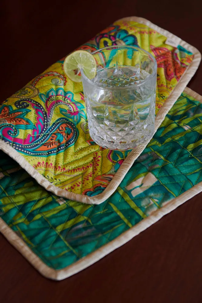Dessous de plat - Des sets de table recyclés pour la décoration de la table à manger à l - I WAS A SARI
