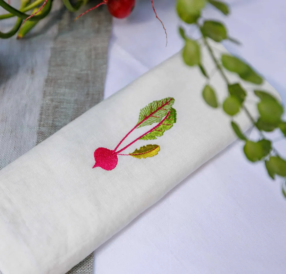Table linen - Set of 4 embroidered napkins. Collection HOME GARDEN - ARTIPARIS