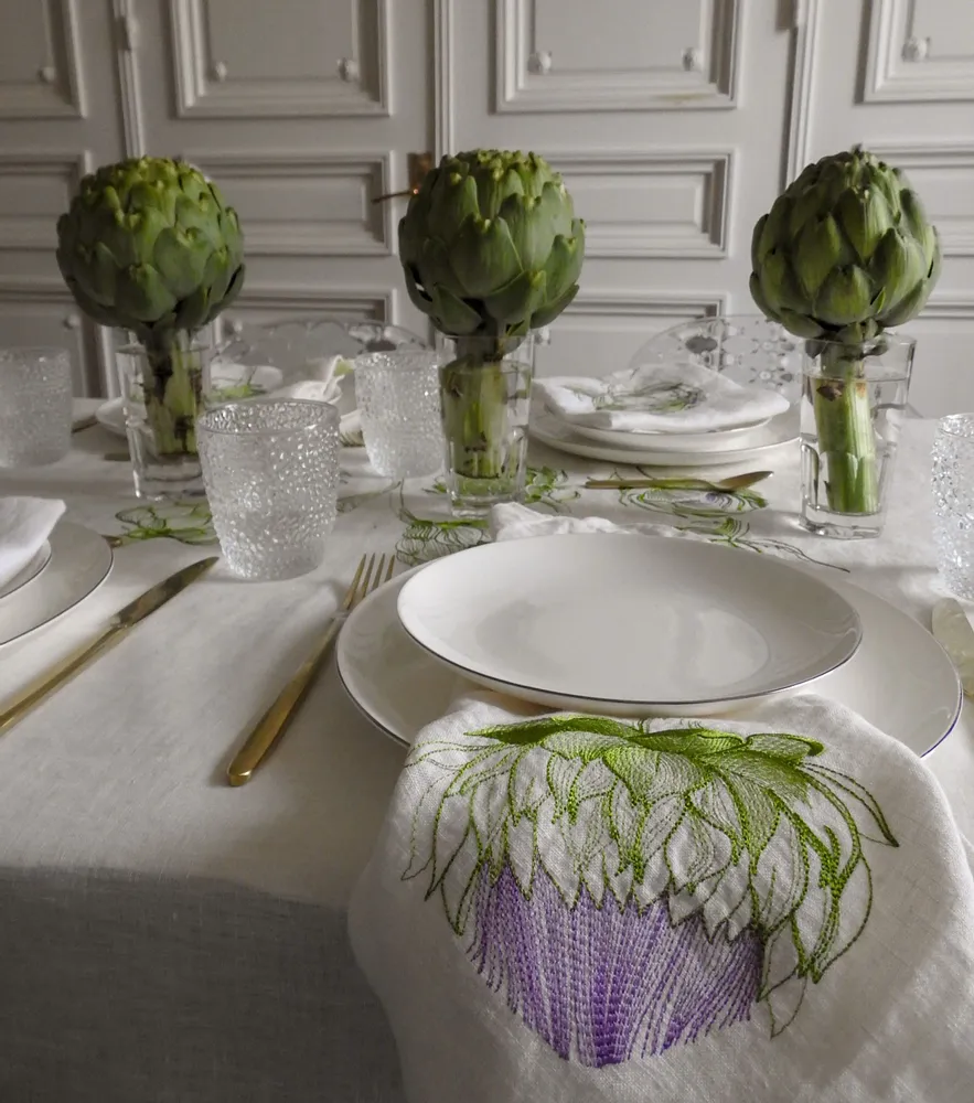 Table linen - Set of 4 embroidered napkins. Collection ARTICHOKE - ARTIPARIS