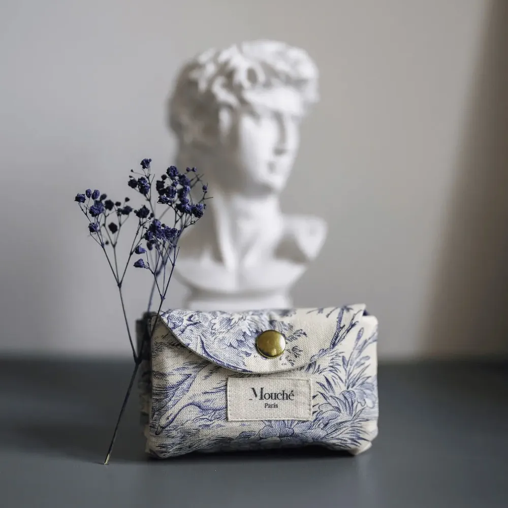 Other bath linens - L'Originale pouch and its 6 tissue handkerchiefs - MOUCHÉ PARIS