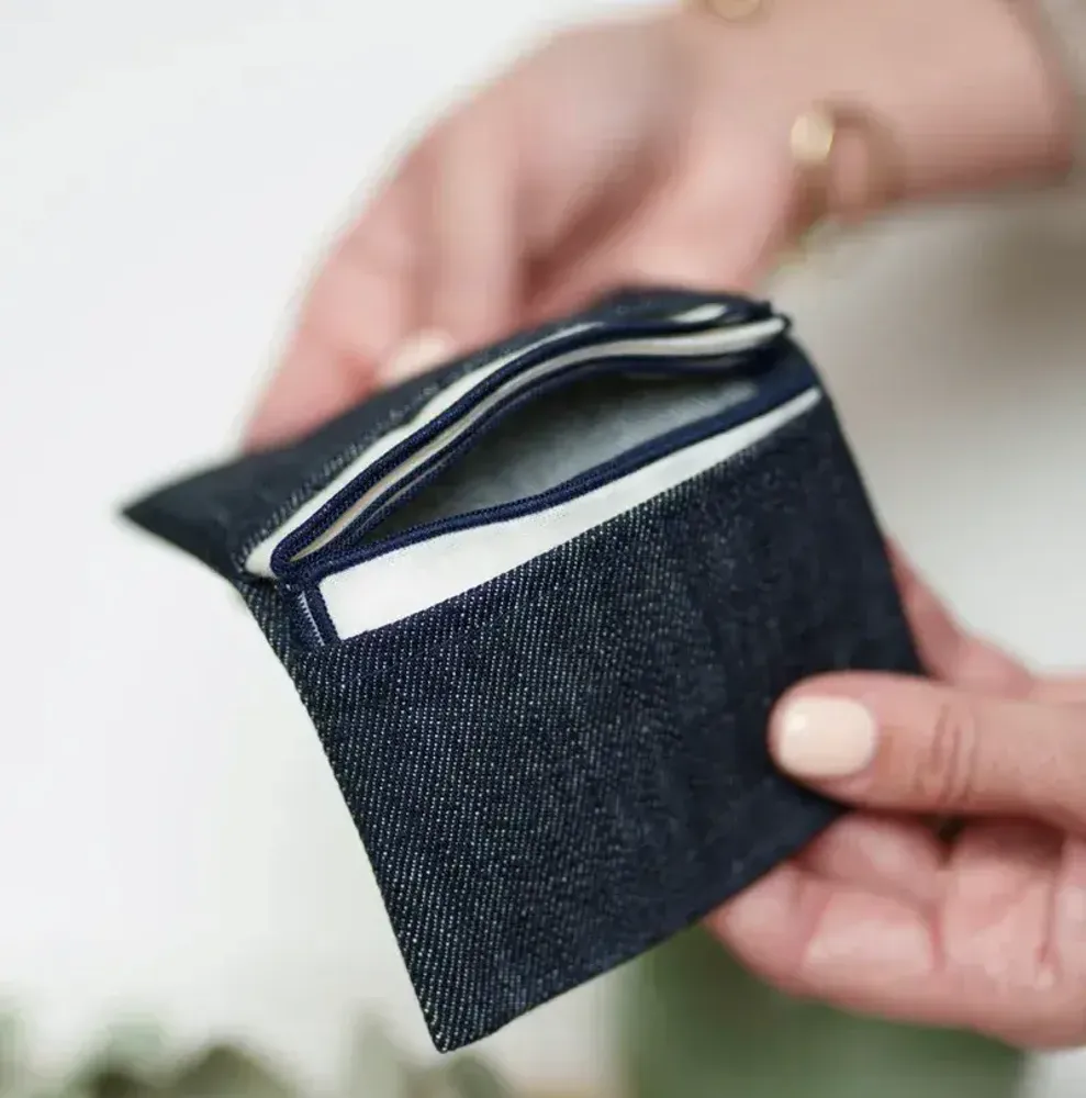 Linens - L'Essentiel pouch and its 2 tissue handkerchiefs - MOUCHÉ PARIS