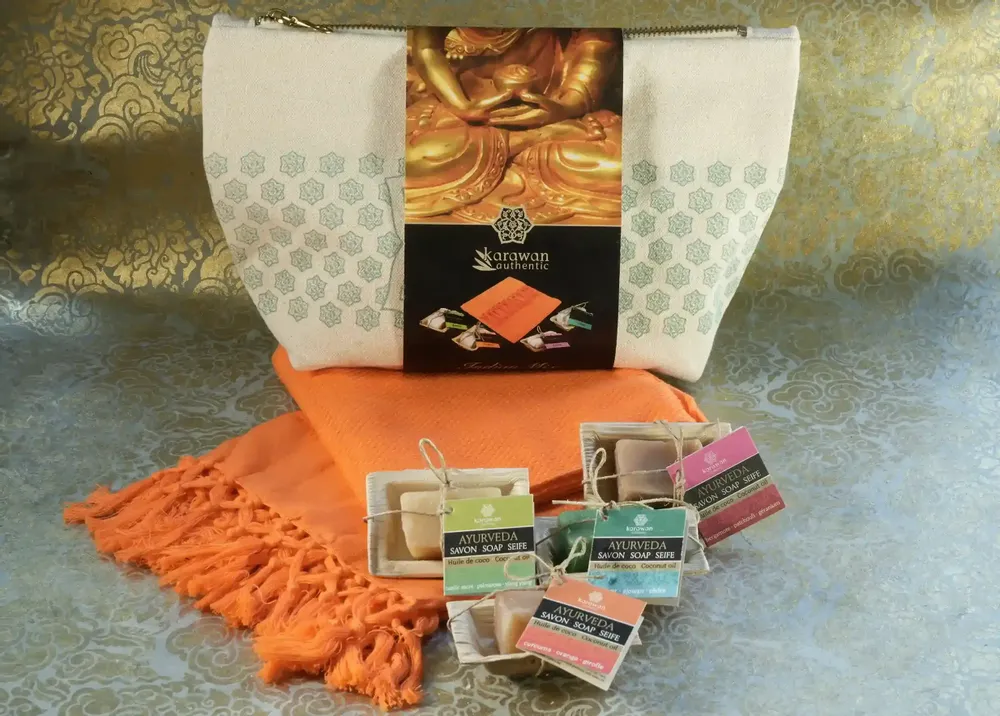 Coffrets et boîtes - TROUSSE BIEN-ÊTRE AYURVÉDA - SOIN INDIAN MIX - KARAWAN AUTHENTIC