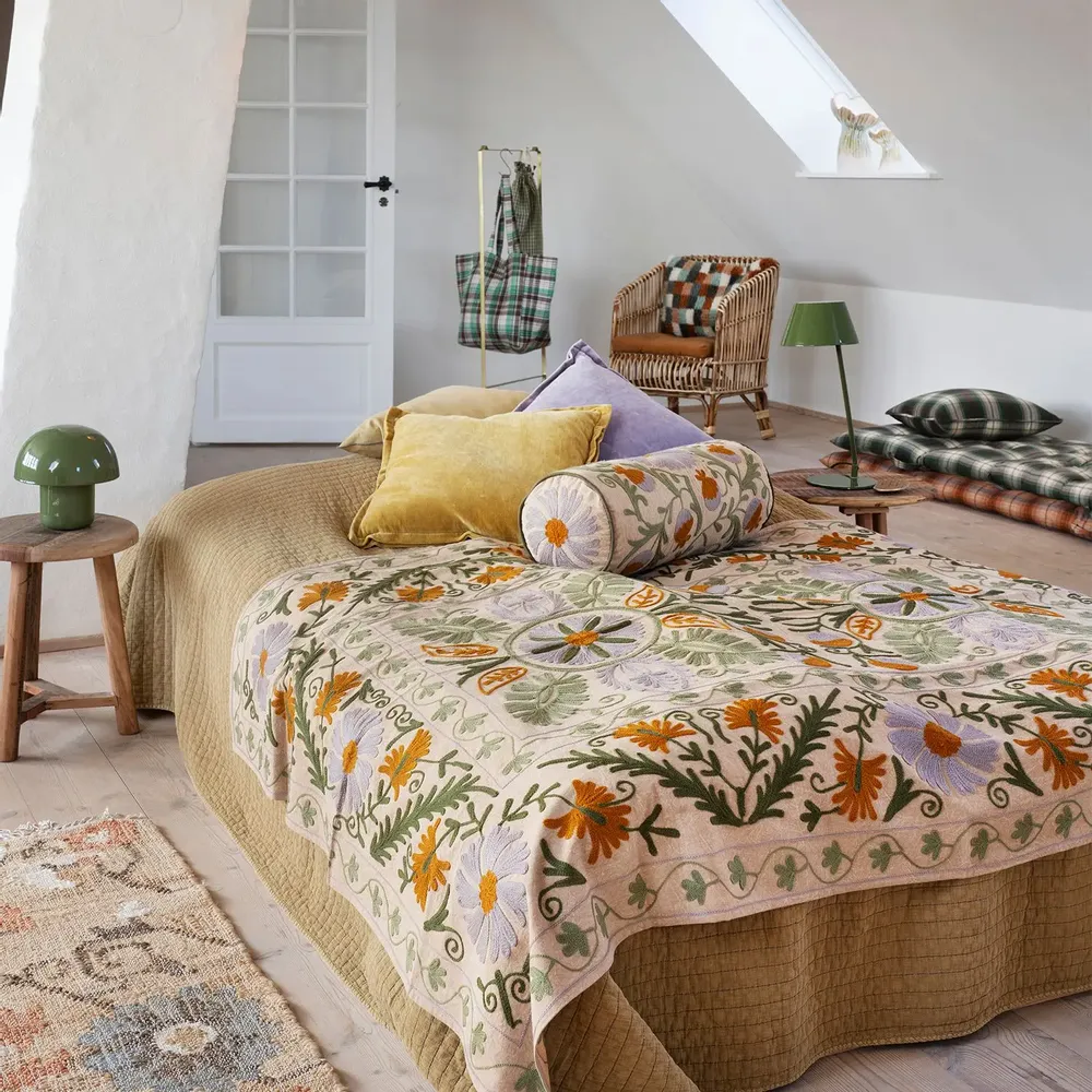 Plaids - Plaid en coton brodé Suzani - MADAM STOLTZ