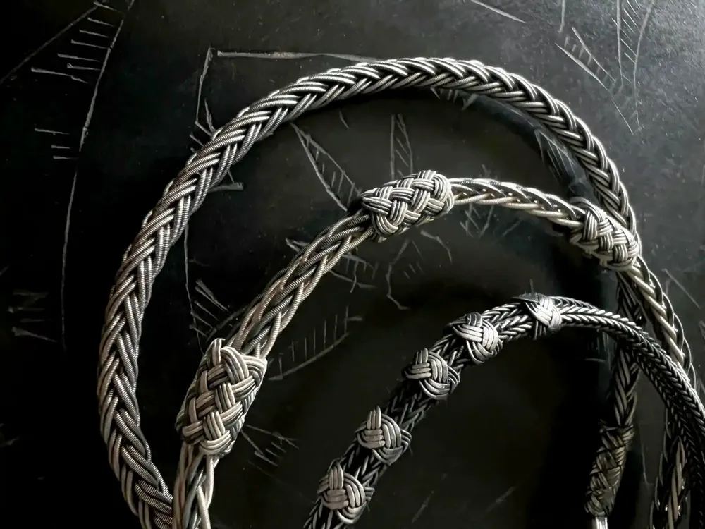 Bracelets - BRACELET DOUBLE TRESSE FINE + 3 NOEUDS COULANTS - ARGENT ET ARGENT OXYDÉ - FAIT MAIN - HOMME&FEMME - KARAWAN AUTHENTIC