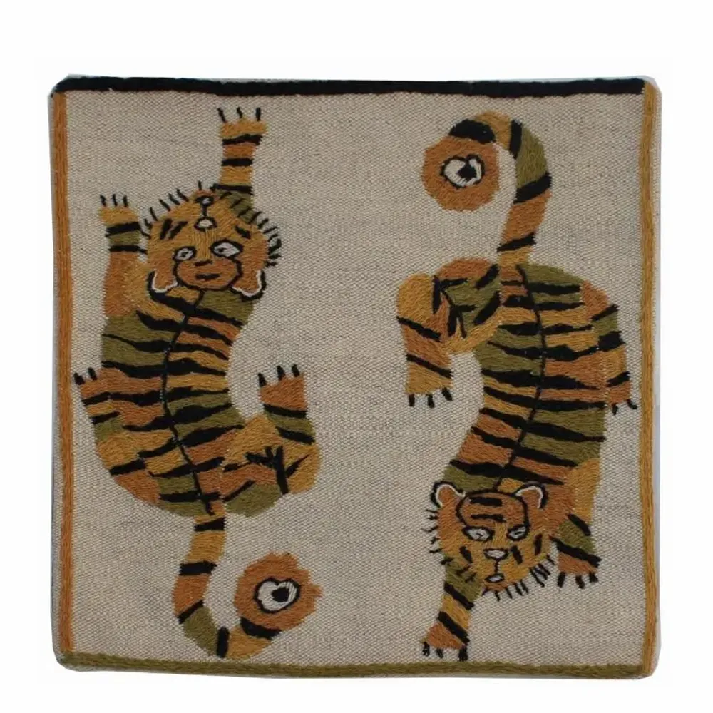 Objets de décoration - Kilims, tapis, coussins, tabourets - ORNATE