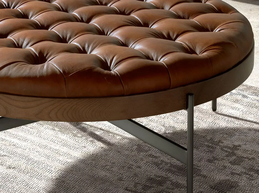 Tables basses - Table basse ronde en cuir brun foncé, noyer et acier foncé - ANGEL CERDÁ