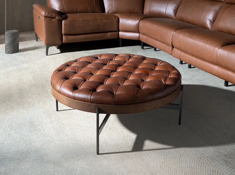 Tables basses - Table basse ronde en cuir brun foncé, noyer et acier foncé - ANGEL CERDÁ