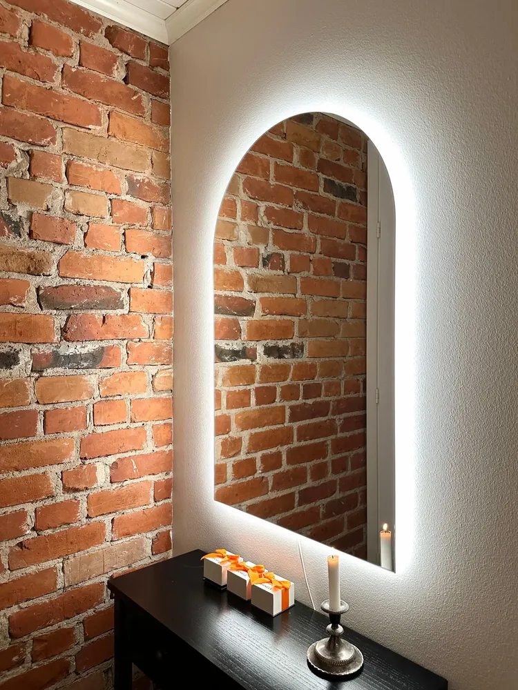 Miroirs - Miroir demi-arche avec lumières (60x100cm) - SCANDINAVIAN GLASSFACTORY