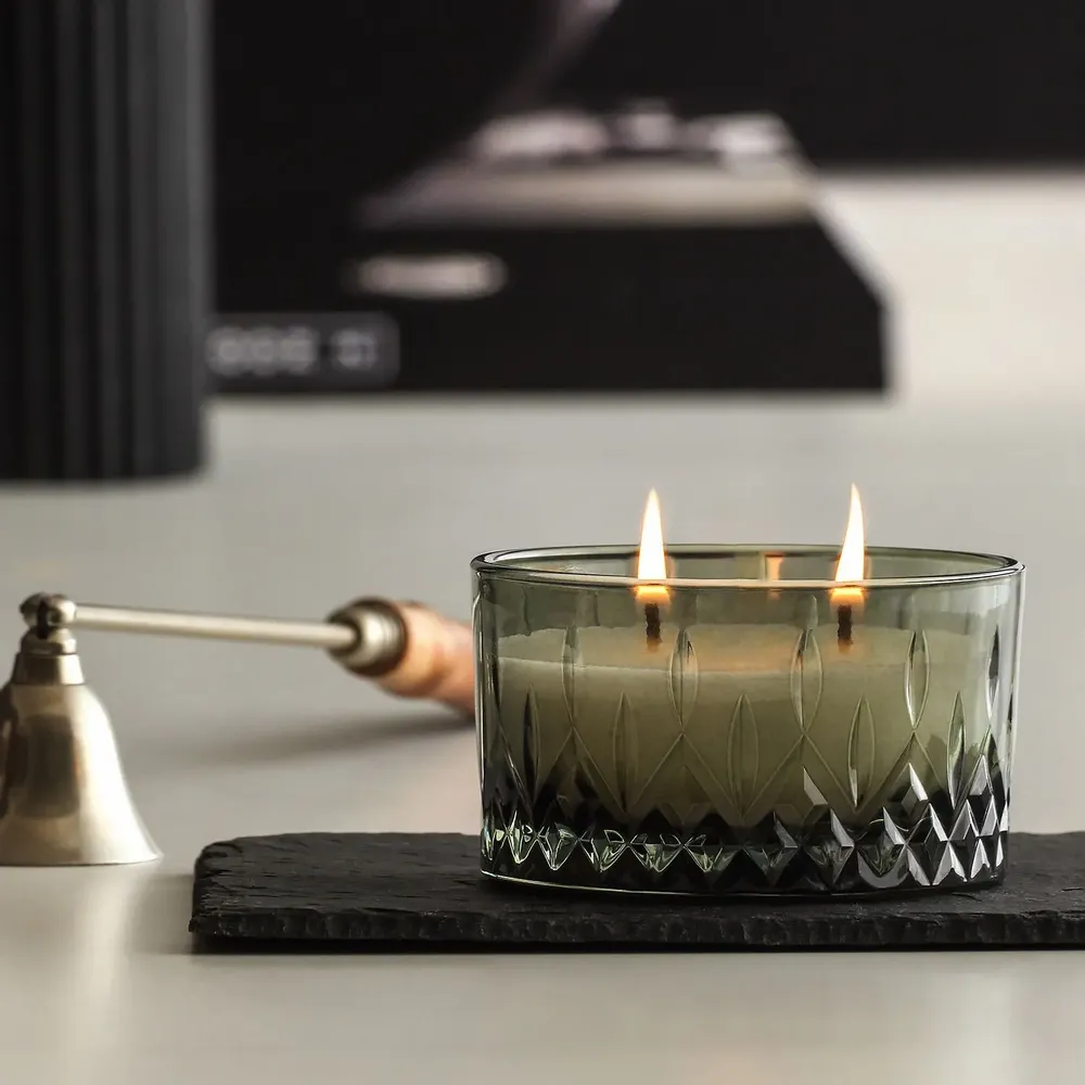 Bougies - Vert pastel foncé - Bougie parfumée à la vanille à double mèche 130 g. - RUBY