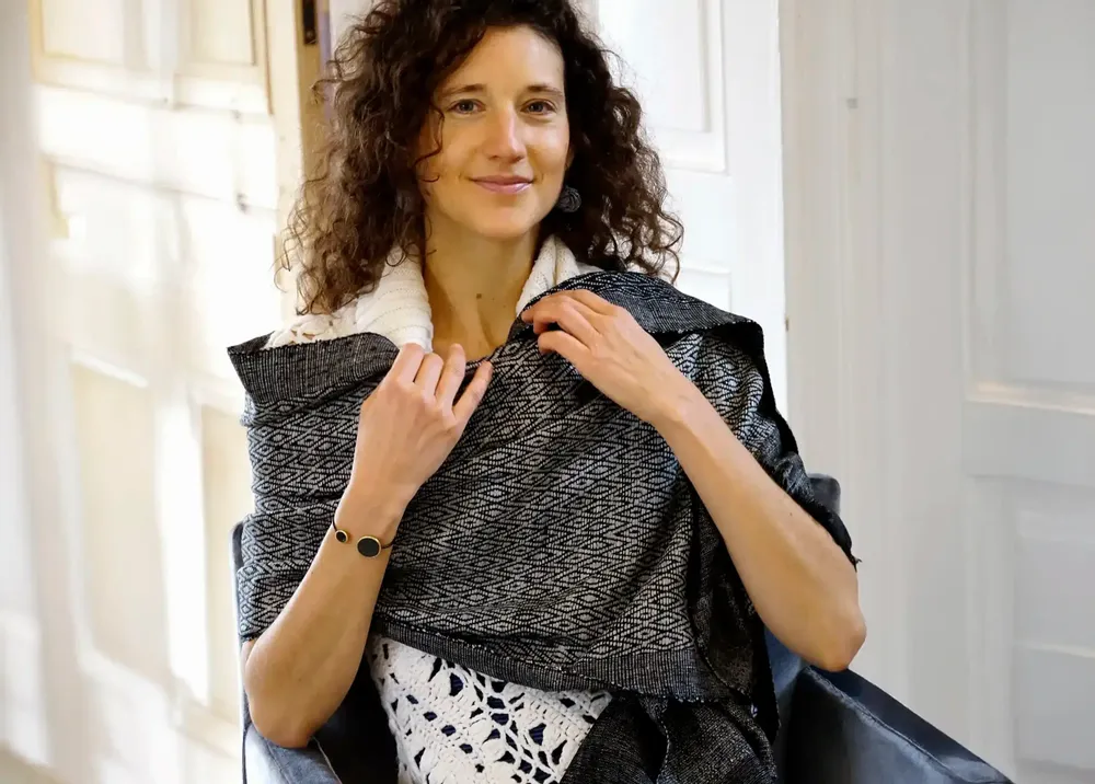 Foulards et écharpes - ETOLE EN SOIE ERI "ESHANI" GRIS ARGENT - KARAWAN AUTHENTIC