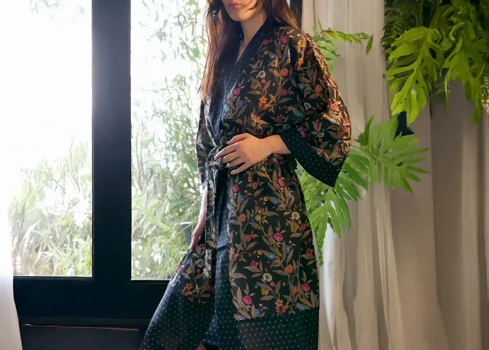 Apparel - BLACK FLOWER KIMONO - KARAWAN AUTHENTIC
