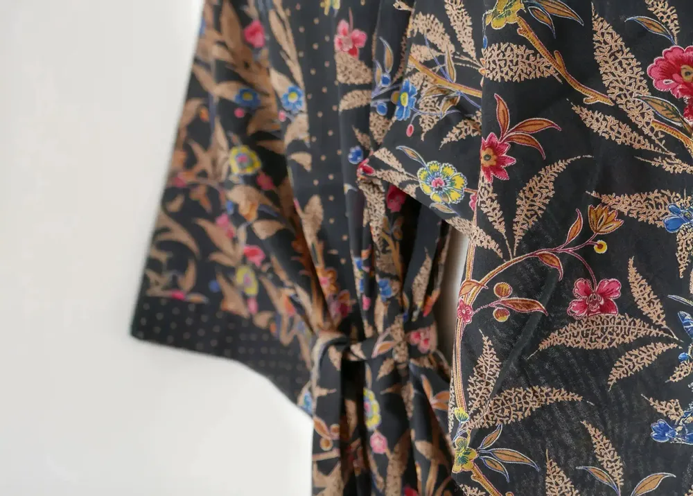 Apparel - BLACK FLOWER KIMONO - KARAWAN AUTHENTIC