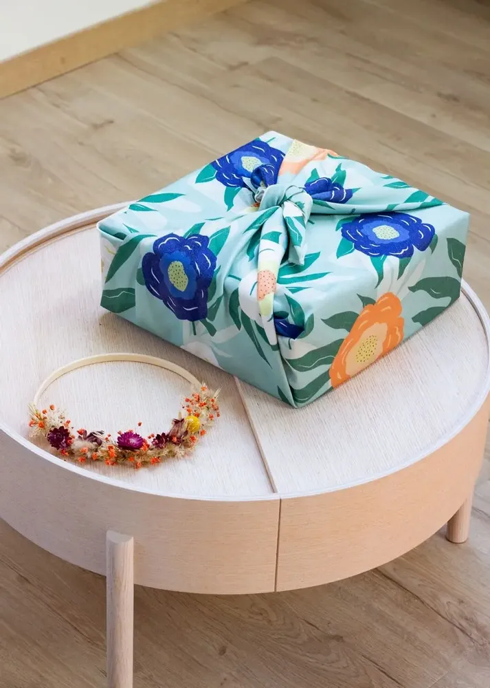 Gifts - Reusable gift wrap (furoshiki) 100 x 100 cm - PAKÉ