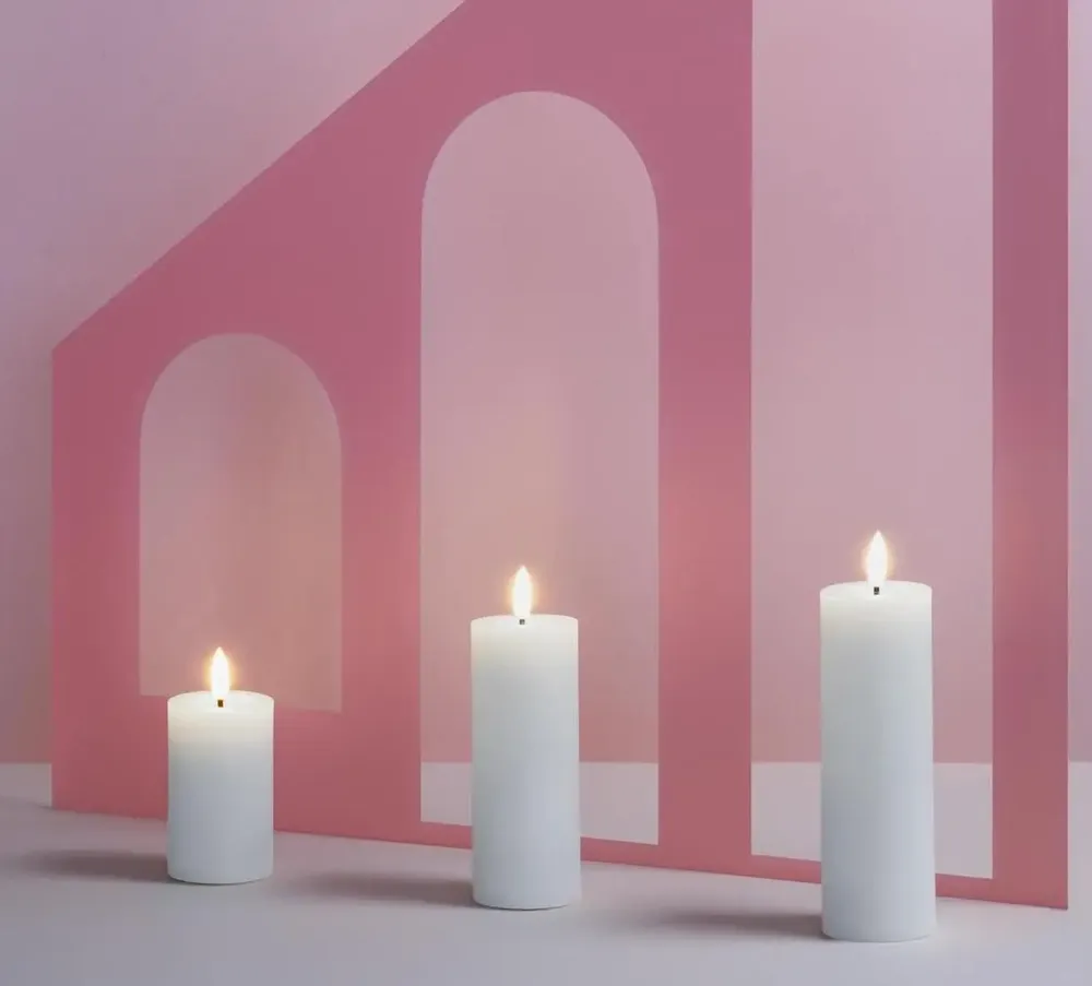 Éclairage LED - Basic Colours Melted Pillar Candles Silk - MOODS & MORE