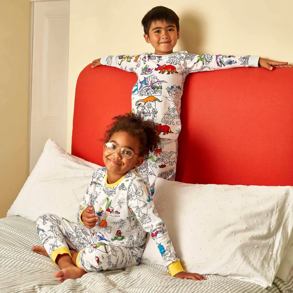 Loisirs créatifs pour enfant - Pyjama à colorier contes de fées et légendes - EATSLEEPDOODLE