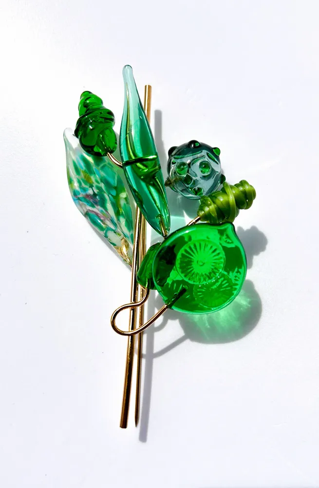 Gifts - 18 carat gold-plated brooch and artisan Murano glass - CHAMA NAVARRO