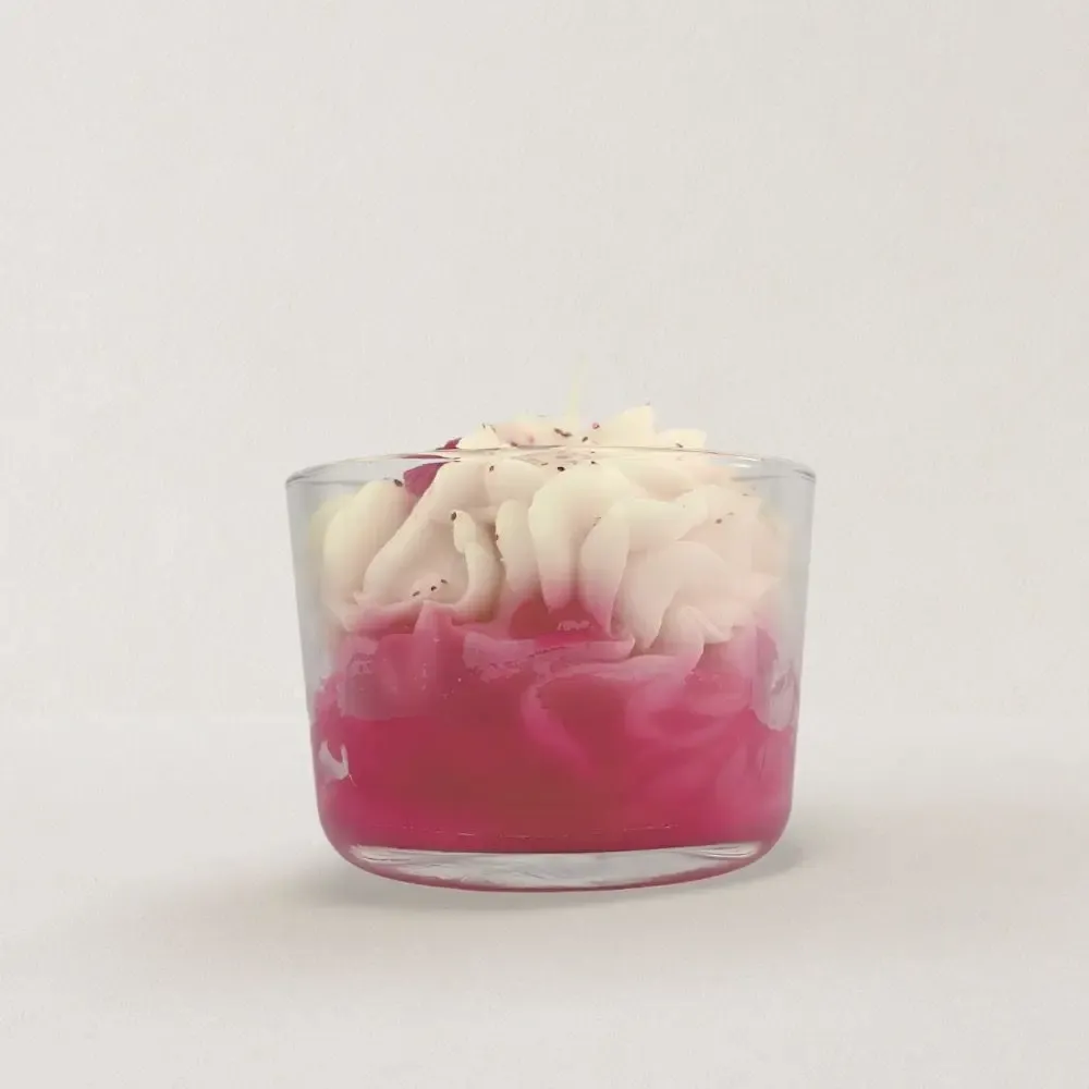 Gifts - Strawberry scented candle - 150 ml - MURI CREATIONS