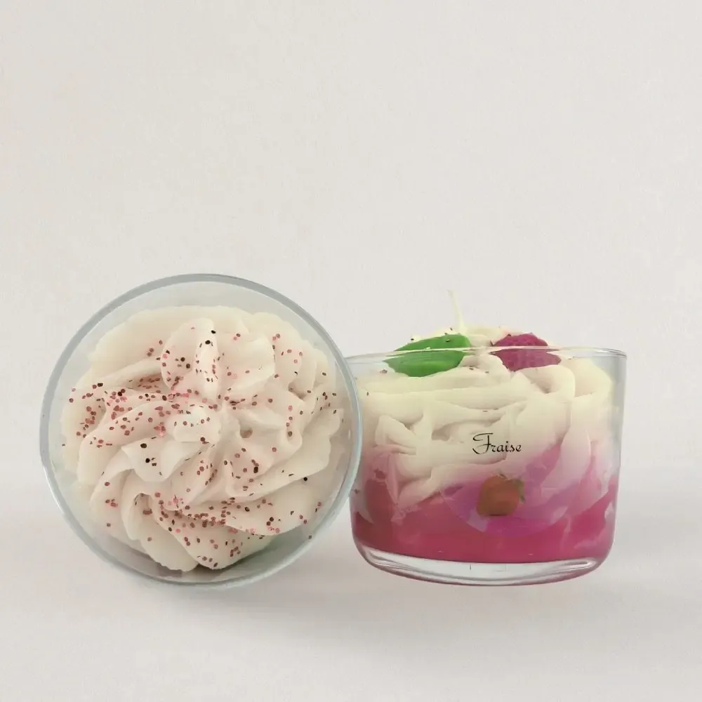 Gifts - Strawberry scented candle - 150 ml - MURI CREATIONS