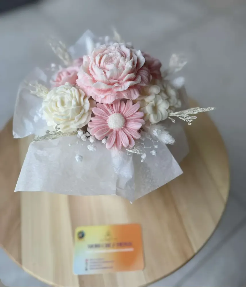 Gifts - Fondant Flower Bouquets - Customizable - MURI CREATIONS