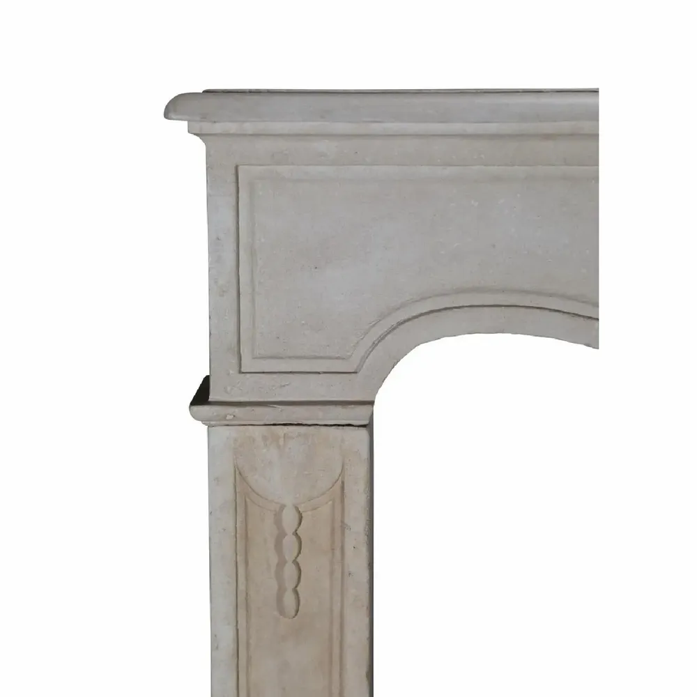 Cheminées - Cheminée Ancienne En Pierre Calcaire Off-White – Style Louis XIV - MAISON LEON VAN DEN BOGAERT ANTIQUE FIREPLACES AND RECLAIMED DECORATIVE ELEMENTS