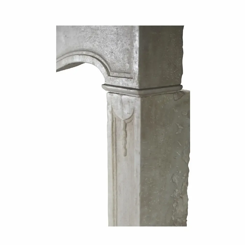 Cheminées - Cheminée Ancienne En Pierre Calcaire Off-White – Style Louis XIV - MAISON LEON VAN DEN BOGAERT ANTIQUE FIREPLACES AND RECLAIMED DECORATIVE ELEMENTS
