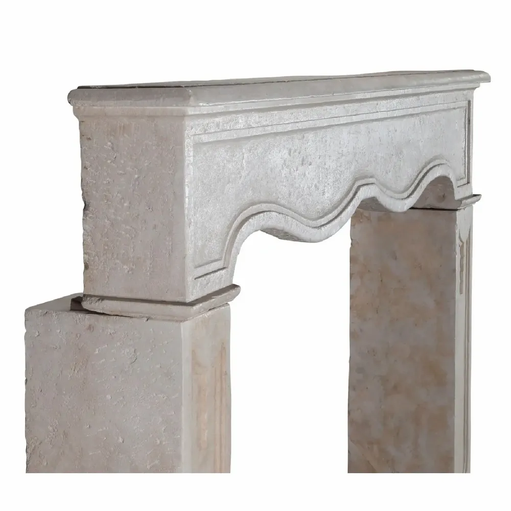 Cheminées - Cheminée Ancienne En Pierre Calcaire Off-White – Style Louis XIV - MAISON LEON VAN DEN BOGAERT ANTIQUE FIREPLACES AND RECLAIMED DECORATIVE ELEMENTS