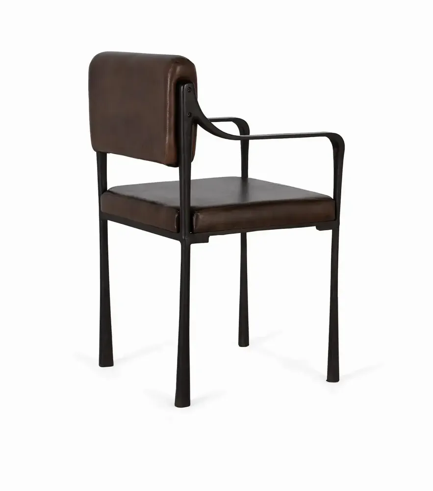 Chaises - Chaise recouverte de cuir naturel marron et pieds en métal - GINER Y COLOMER
