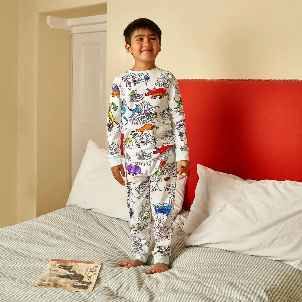Children's arts and crafts - Colour-in pyjamas - EATSLEEPDOODLE