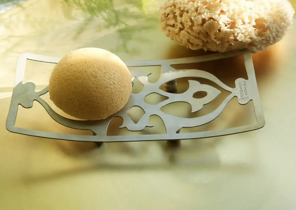 Porte-savons - SUPPORT DE SALLE DE BAIN EN LAITON LISSE 'NAÏRI' - KARAWAN AUTHENTIC