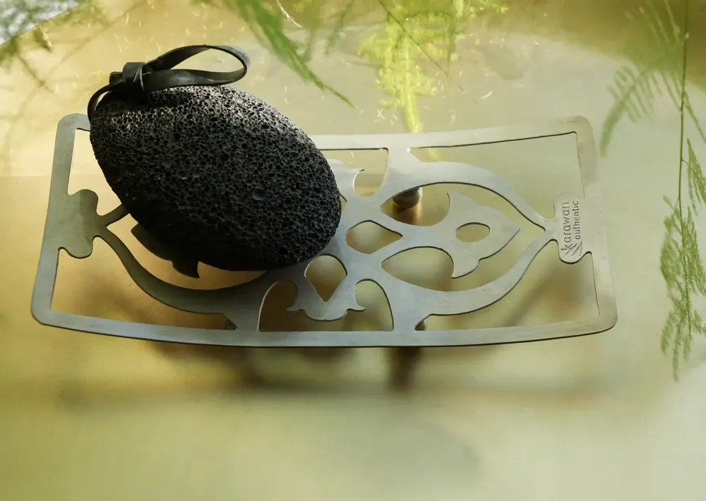 Porte-savons - SUPPORT DE SALLE DE BAIN EN LAITON LISSE 'NAÏRI' - KARAWAN AUTHENTIC